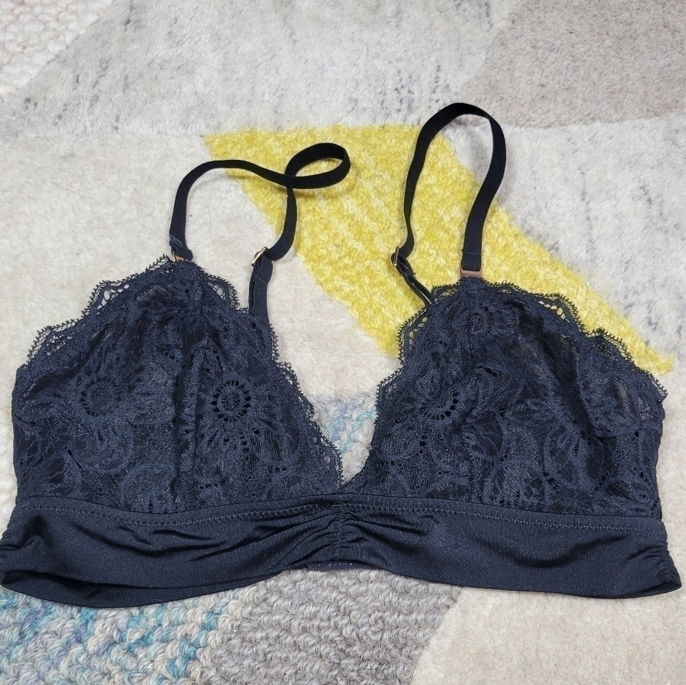 Aerie Black Lace Triangle Bralette Size Small